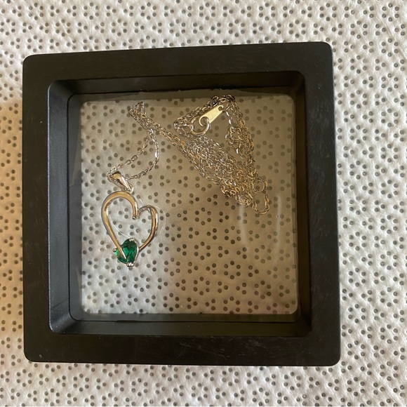 NWOB Silver Heart Necklace - Picture 2 of 10